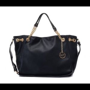 Michael Kors Jet Set Chain shoulder Tote!